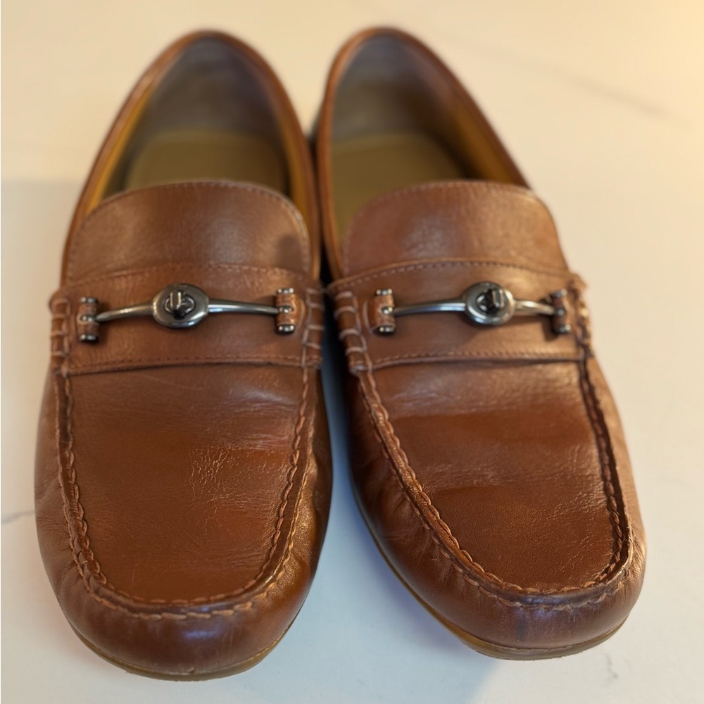 Coach men’s Mott driving loafers excellent condition. Size 9D dark saddle brown.
